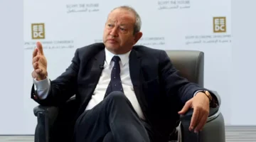 تحذير ساويرس.. توقعات عالمية بارتفاع مذهل في أسعار الذهب وتراجع الدولار